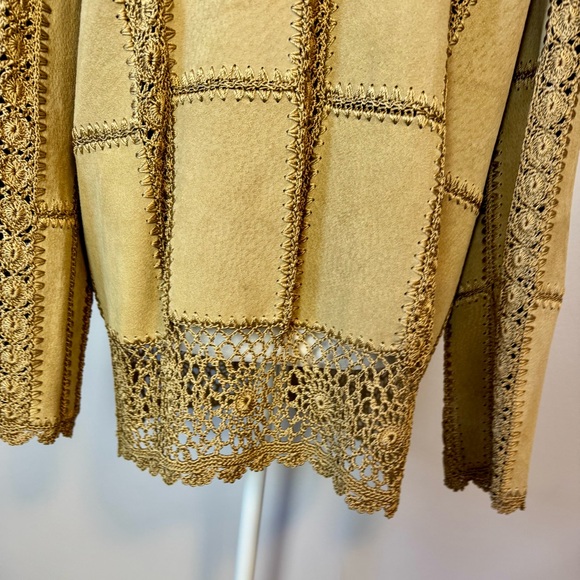 Vintage Rare SMH Women's Tan Suede Crochet-Trim Button Front Jacket - Picture 5 of 8